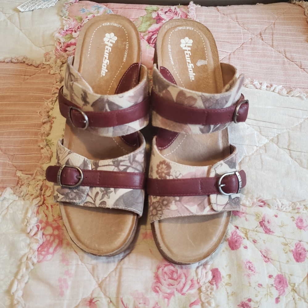 Ladies floral sandals 7.5